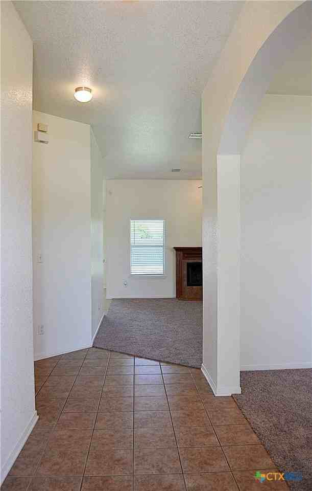 5802 Venetian Ct - Photo 3 of 38