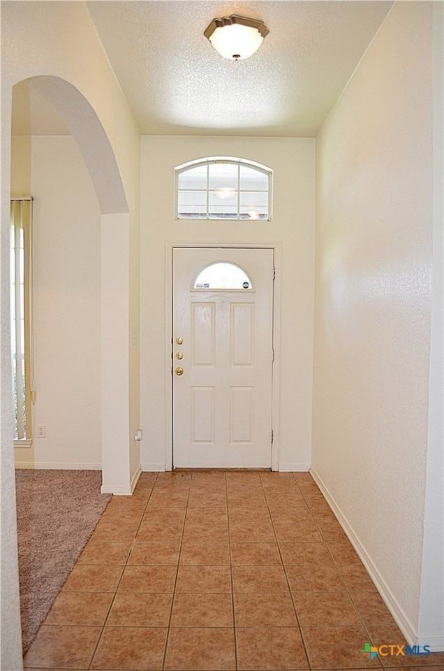 5802 Venetian Ct - Photo 4 of 38