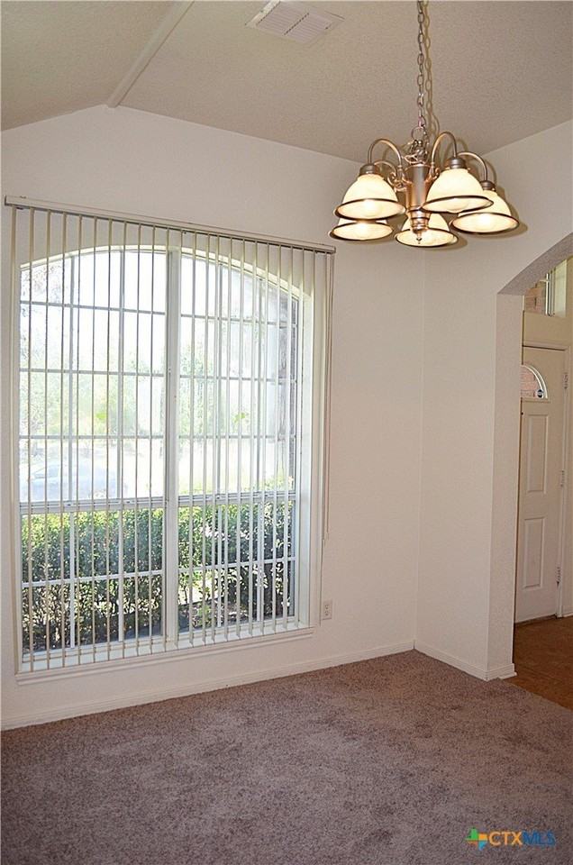 5802 Venetian Ct - Photo 6 of 38