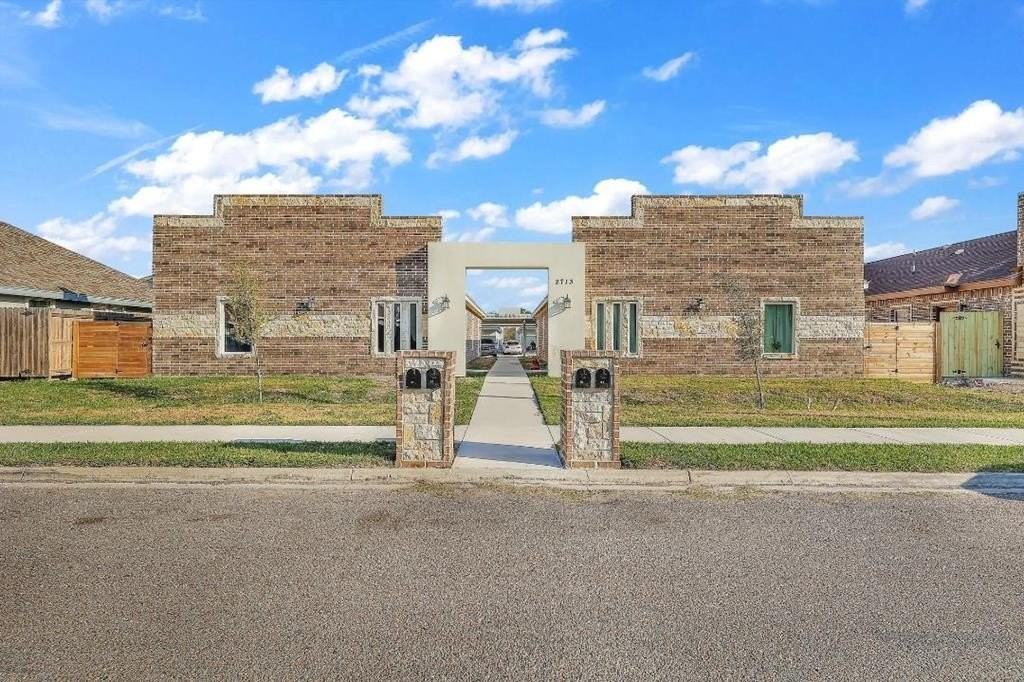 2713 Primrose #B2