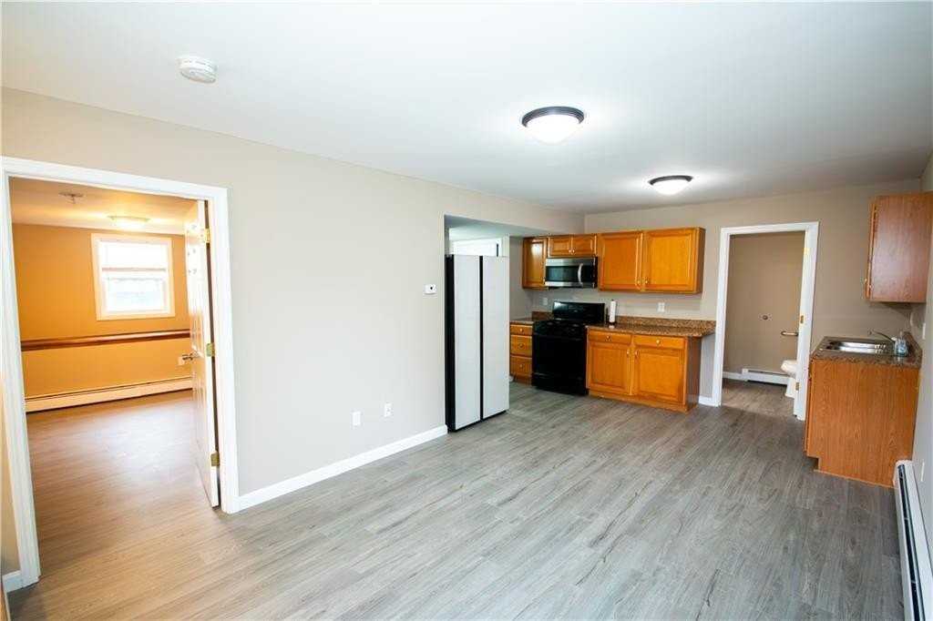 858 Bernon St #1 - Photo 3 of 8