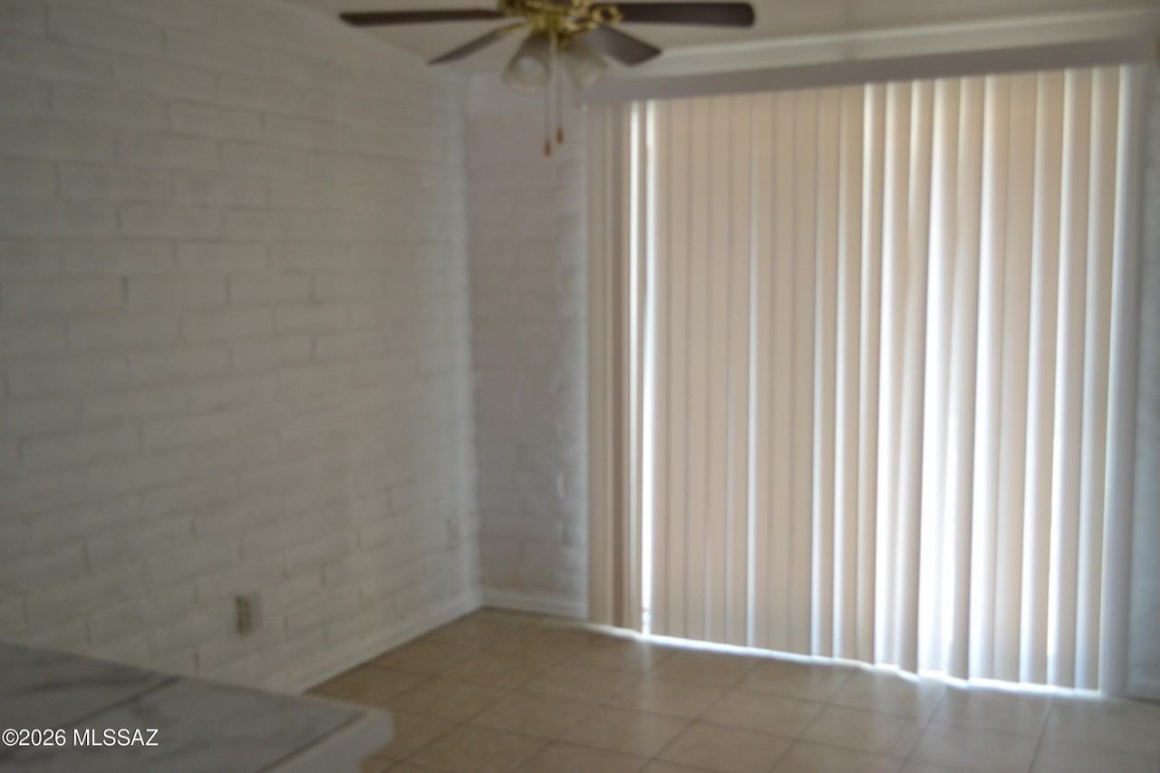3865 E Glenn St - Photo 5 of 21
