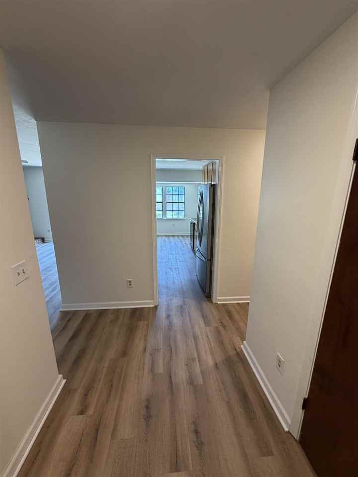 2434 Dundee Dr - Photo 4 of 15