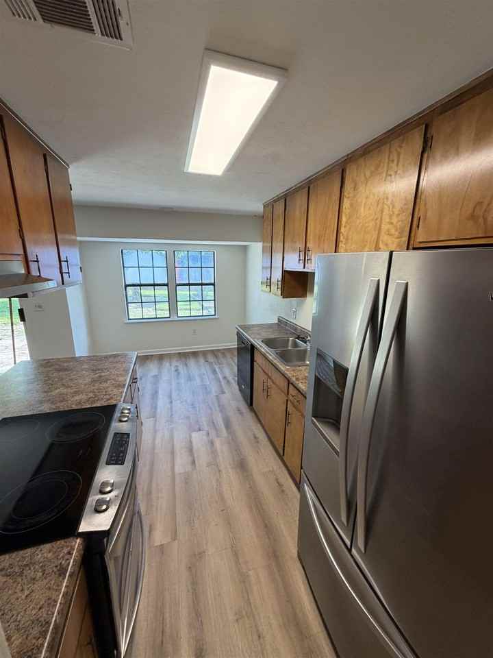 2434 Dundee Dr - Photo 6 of 15