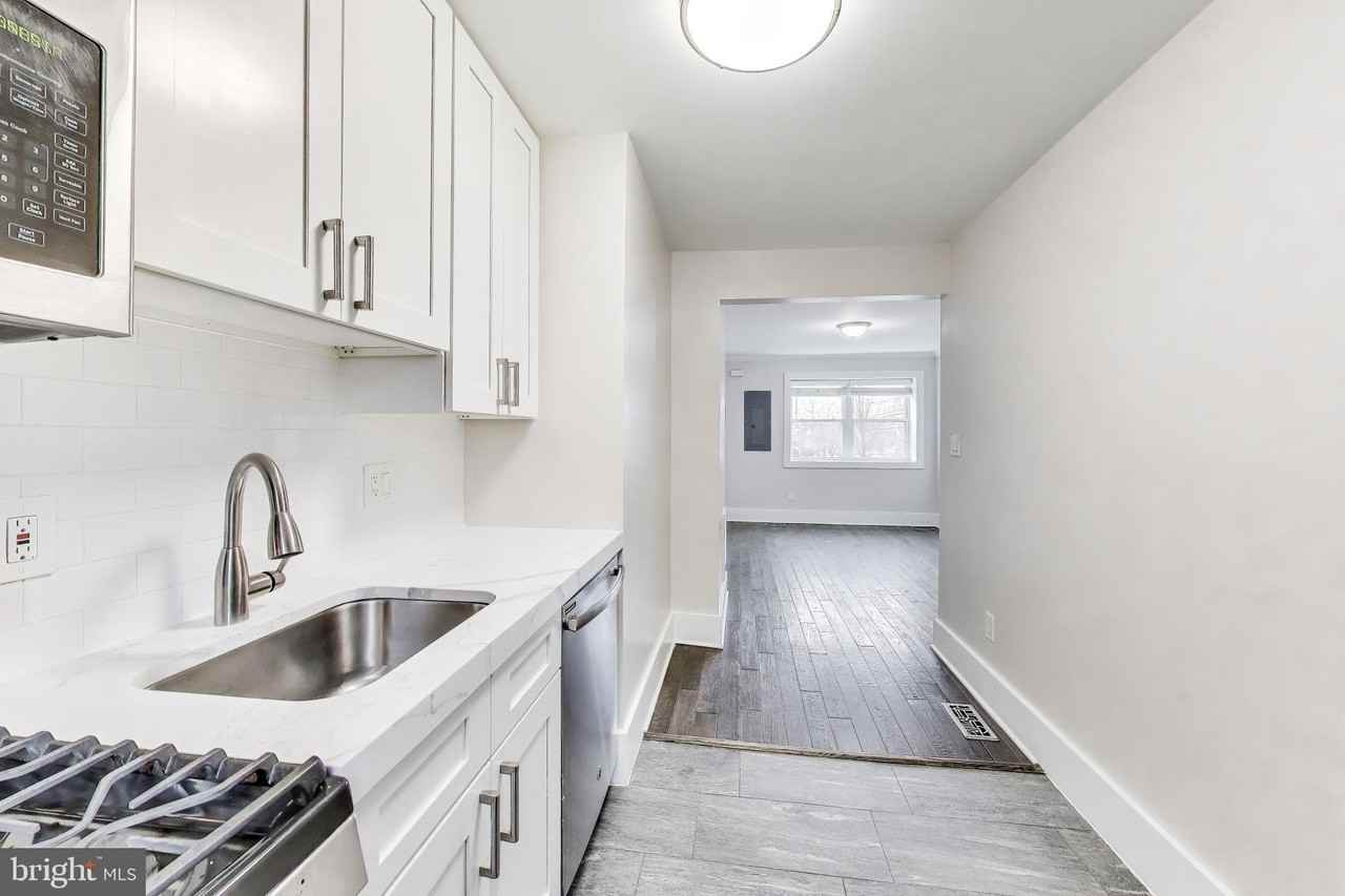 5031 H St Se #2 - Photo 4 of 25