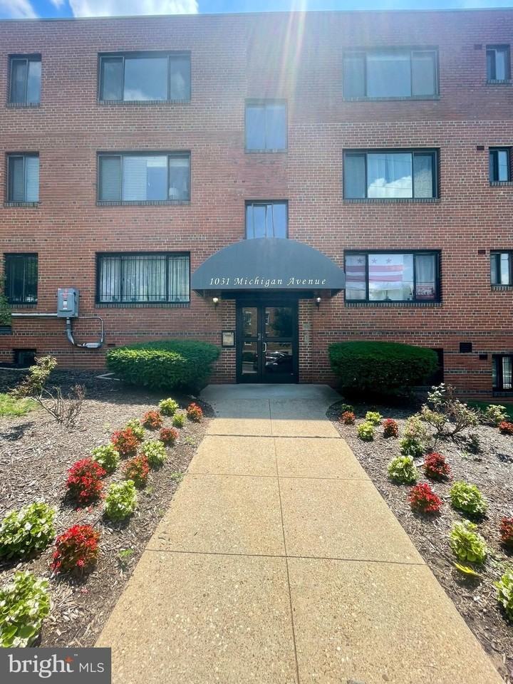 1031 Michigan Ave Ne #101