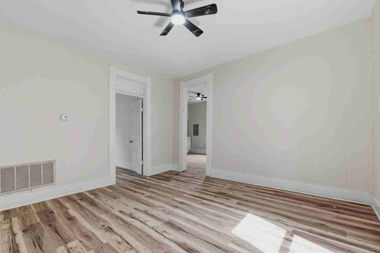 1030 W 11th St #1 - Photo 7 of 20