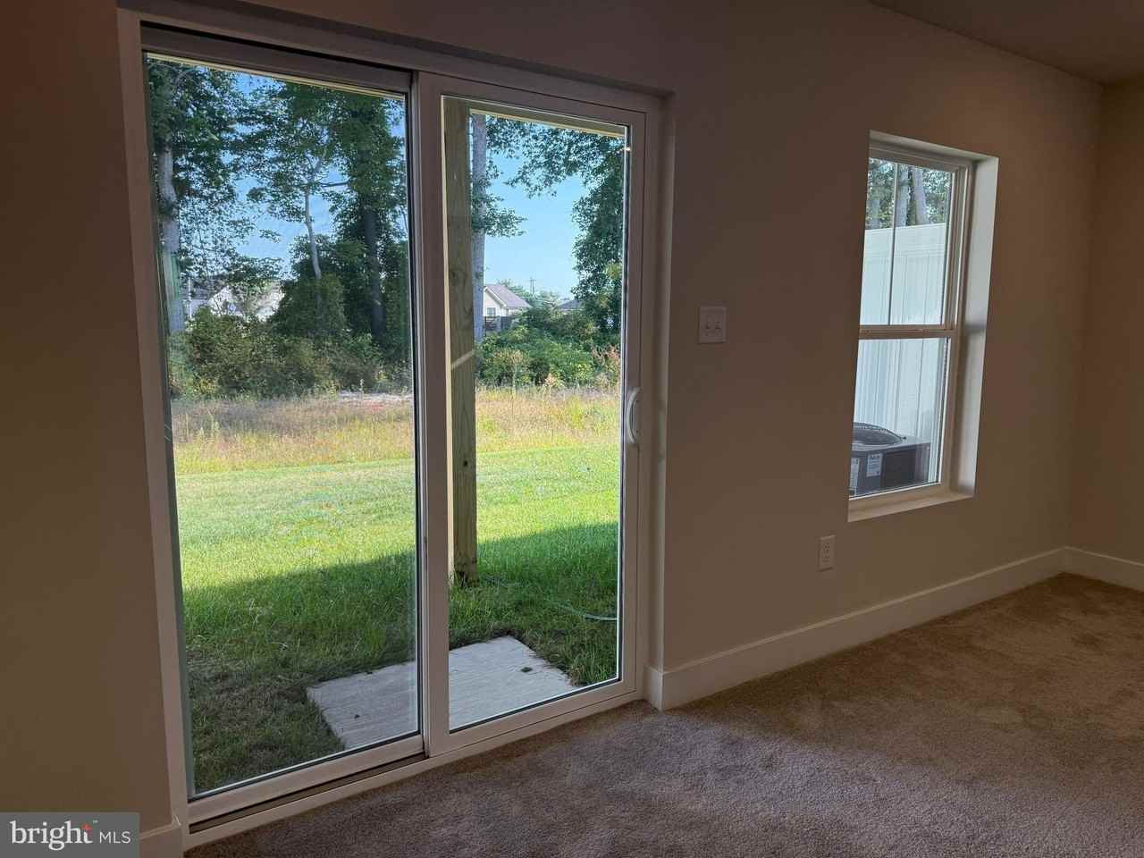 29405 Oxford Dr - Photo 7 of 32