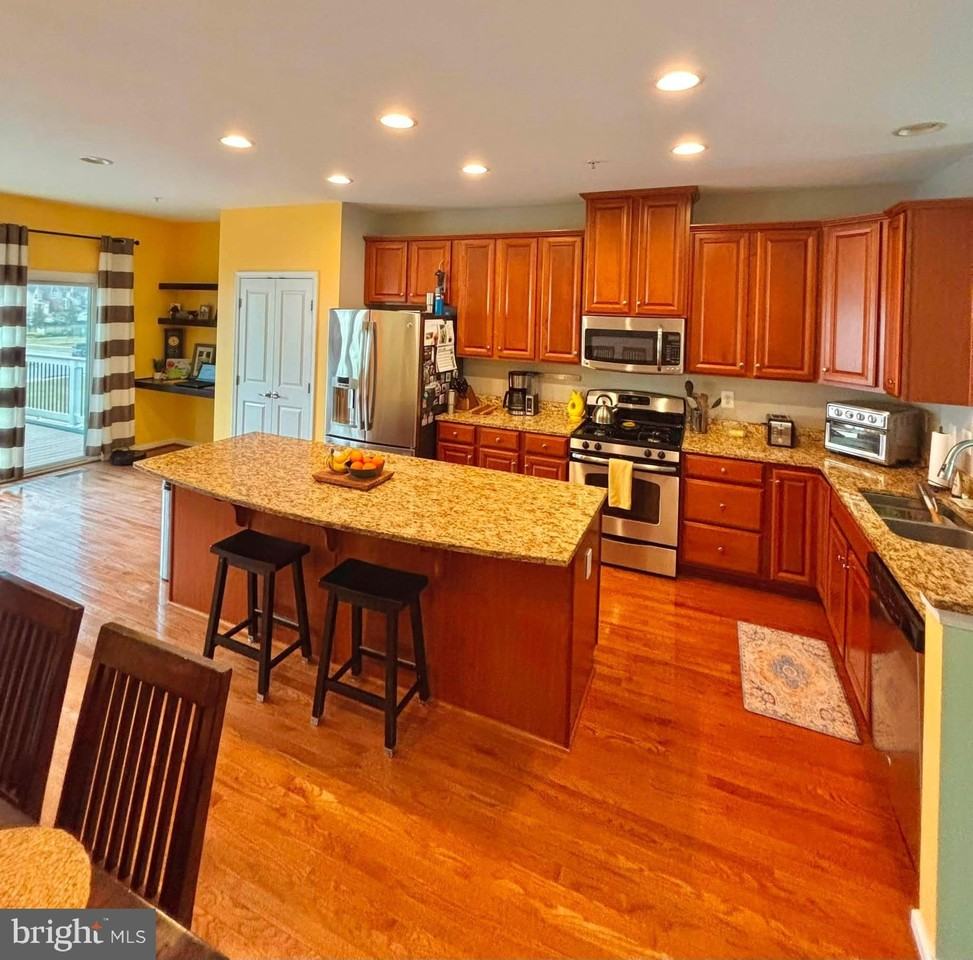 7673 Timbercross Ln - Photo 4 of 24