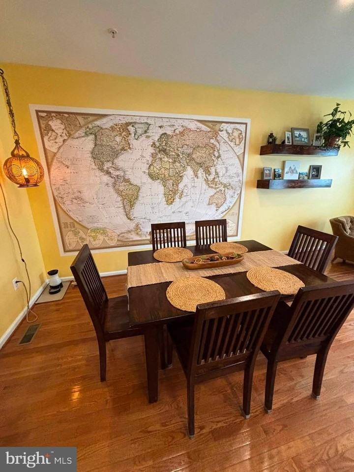 7673 Timbercross Ln - Photo 5 of 24