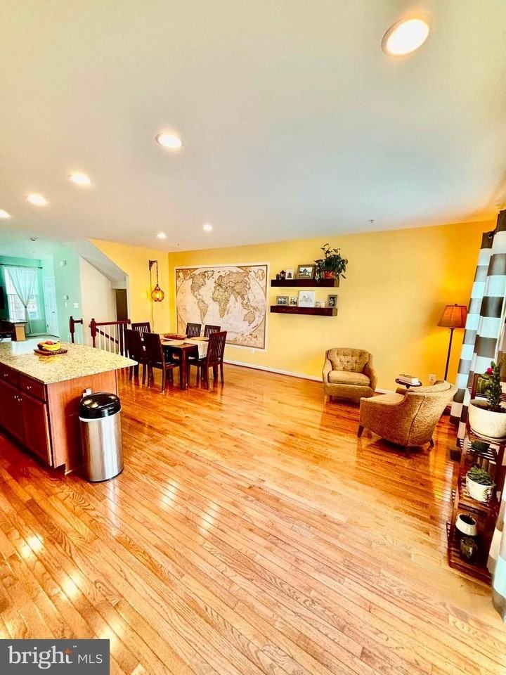 7673 Timbercross Ln - Photo 7 of 24
