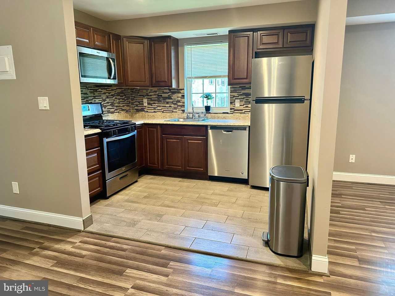 11908 Tarragon Rd Apt L #L - Photo 4 of 17
