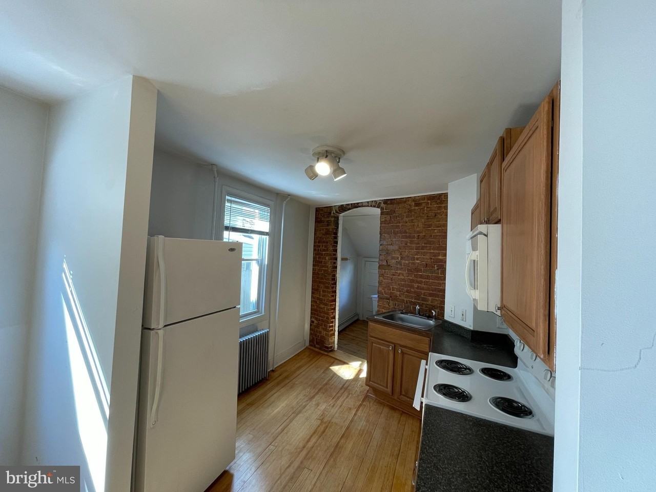 403A W South St - Photo 7 of 19