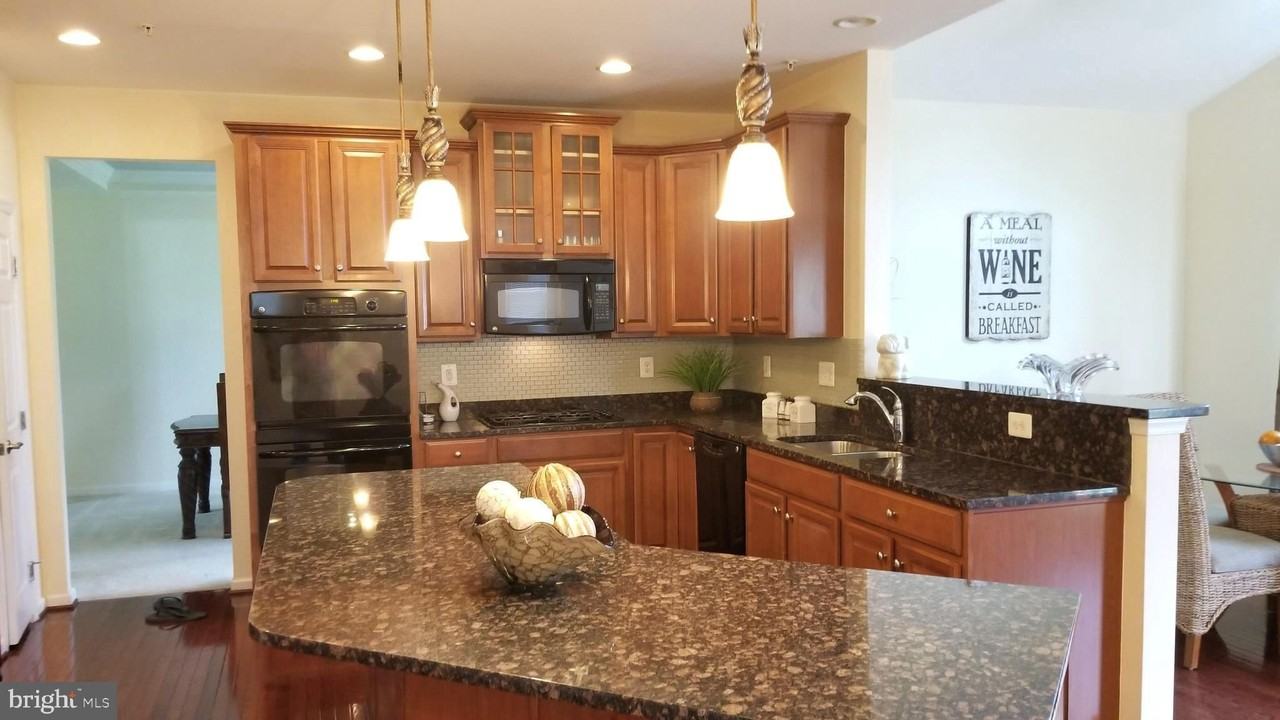 9107 Seward St - Photo 7 of 19