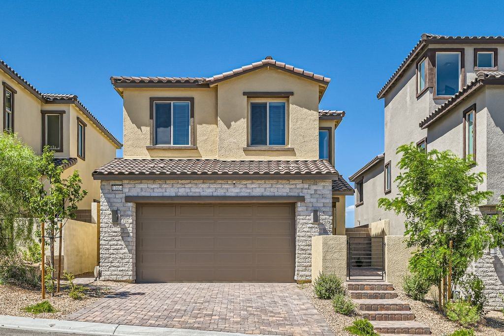 11604 Desert Hollow Ave