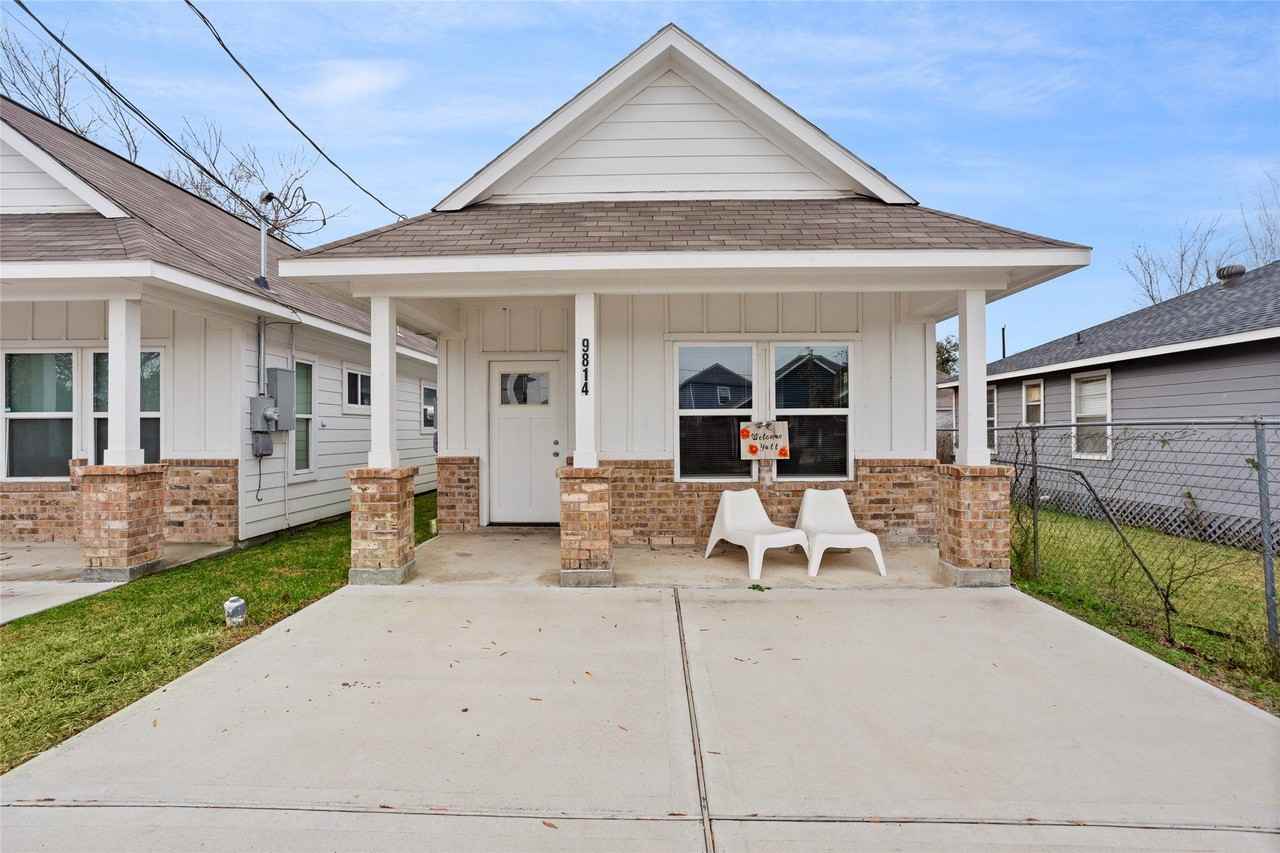 9814 Masterson St - Photo 2 of 21