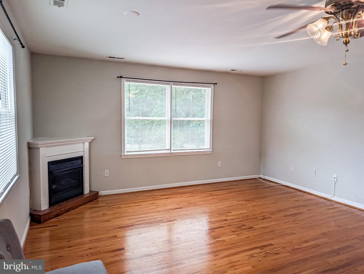 221 Llewelyn Ln ##1 - Photo 4 of 41