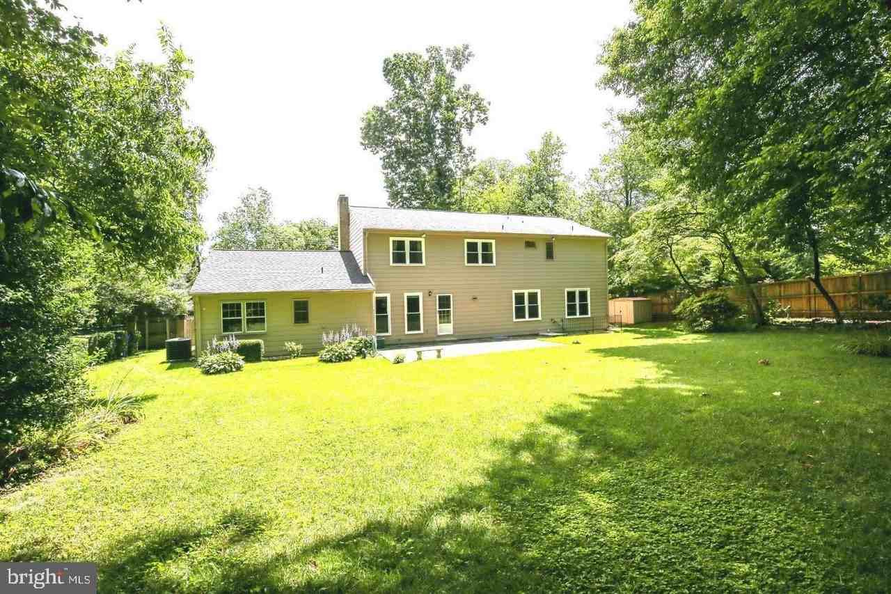 8712 Seven Locks Rd - Photo 3 of 10