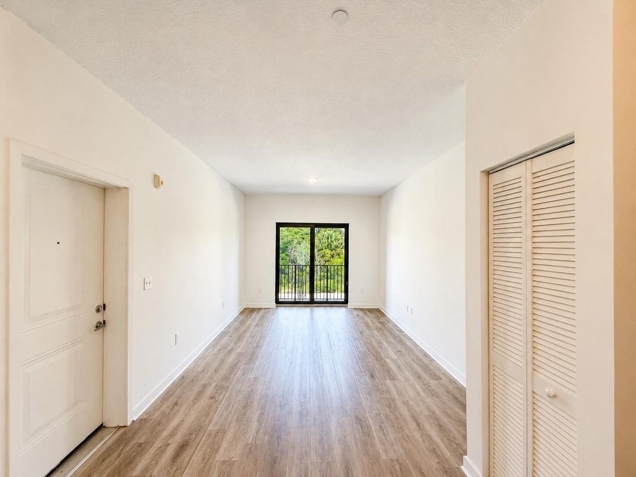 4250 Lakewood Rd - Photo 3 of 24