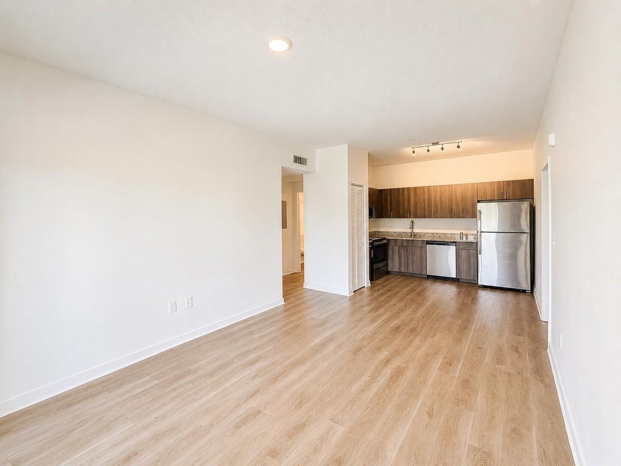 4250 Lakewood Rd - Photo 6 of 24