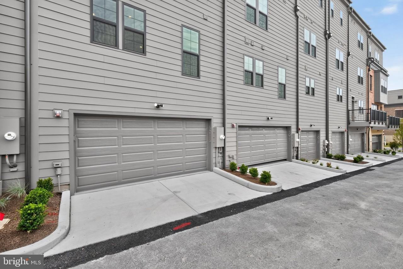 5015 Dulcet Dr - Photo 3 of 45