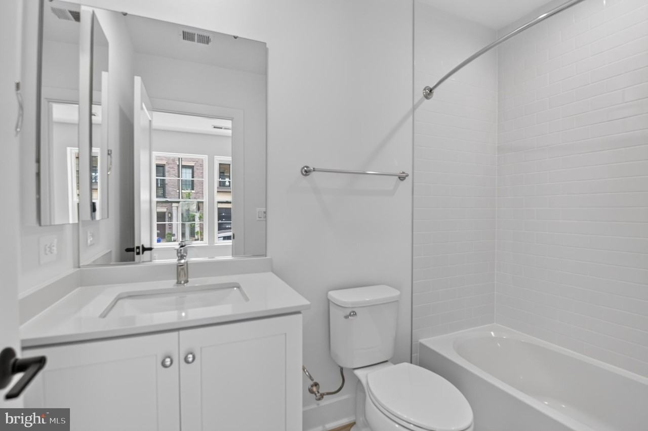 5015 Dulcet Dr - Photo 6 of 45