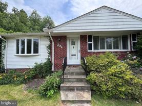 701 Robert Rd - Photo 1 of 1