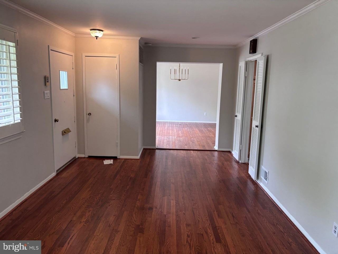701 Robert Rd - Photo 4 of 10
