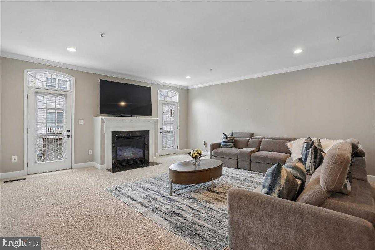 567 Pelican Ave - Photo 5 of 50