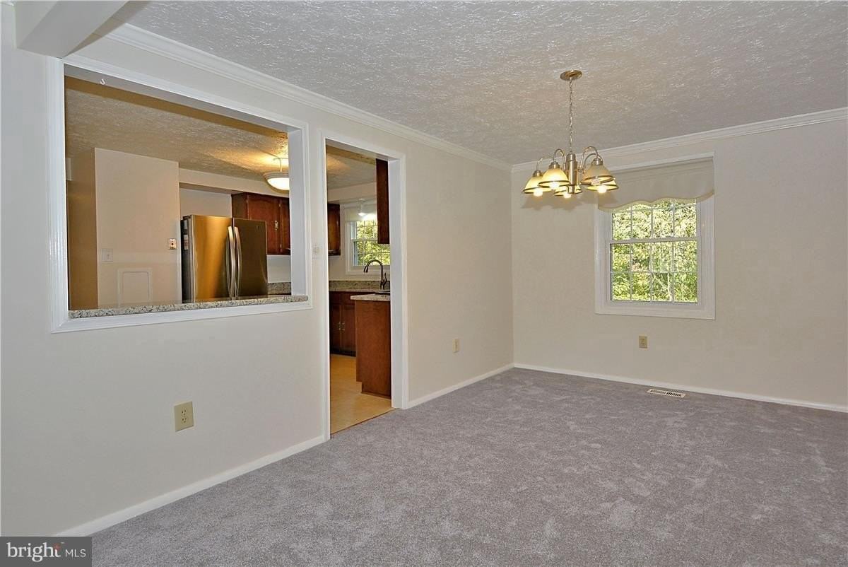 5 Sanders Ct - Photo 6 of 17