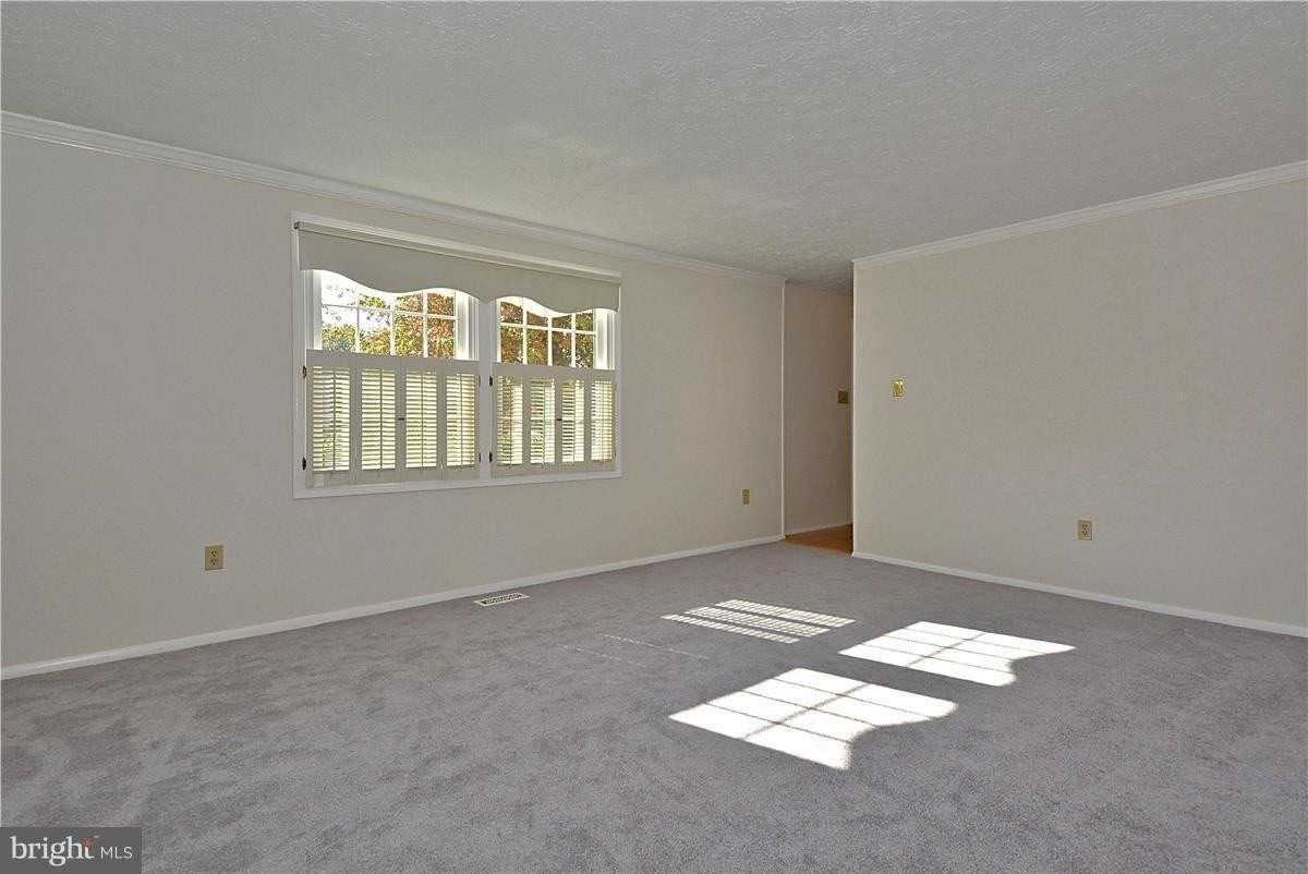 5 Sanders Ct - Photo 7 of 17