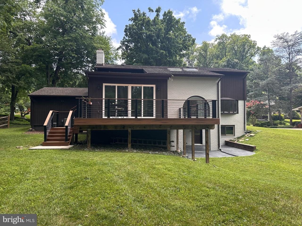 6005 Neilwood Dr - Photo 2 of 50