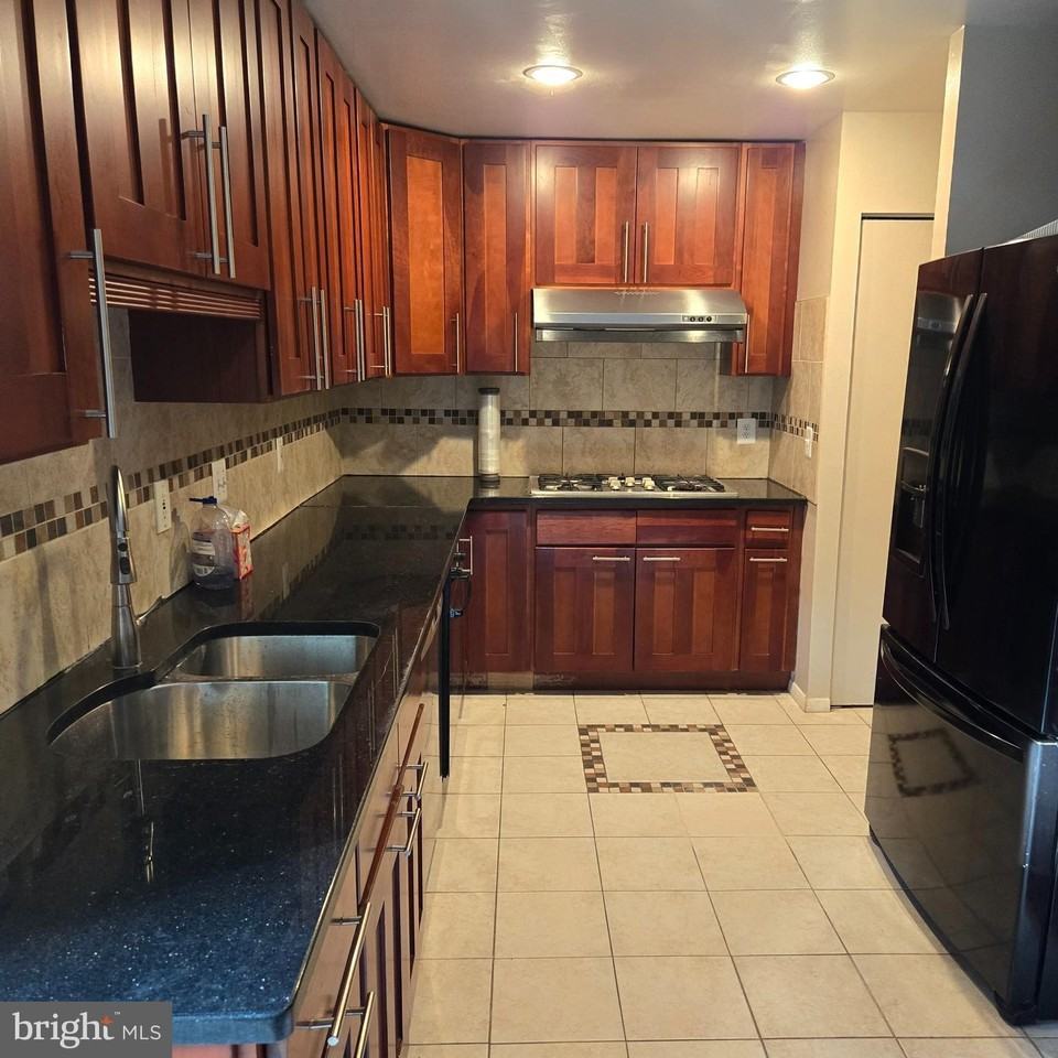 10612 Crossing Creek Rd - Photo 7 of 47
