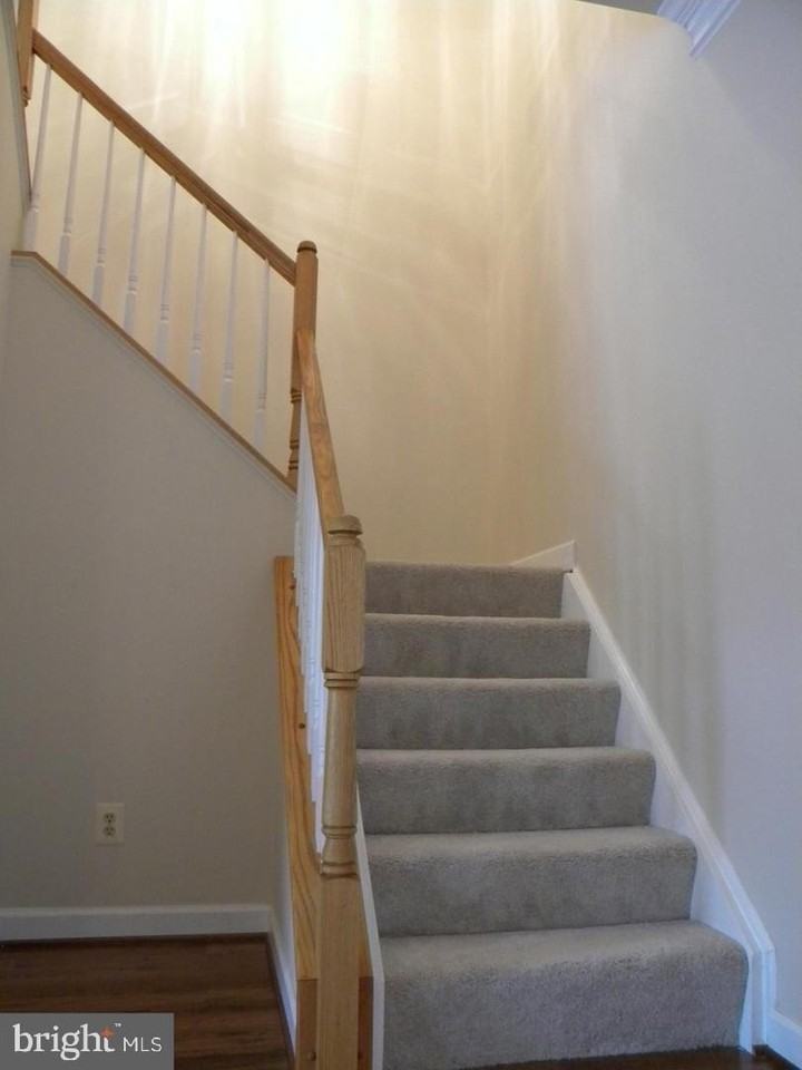 225 Deer Meadow Ln - Photo 5 of 14