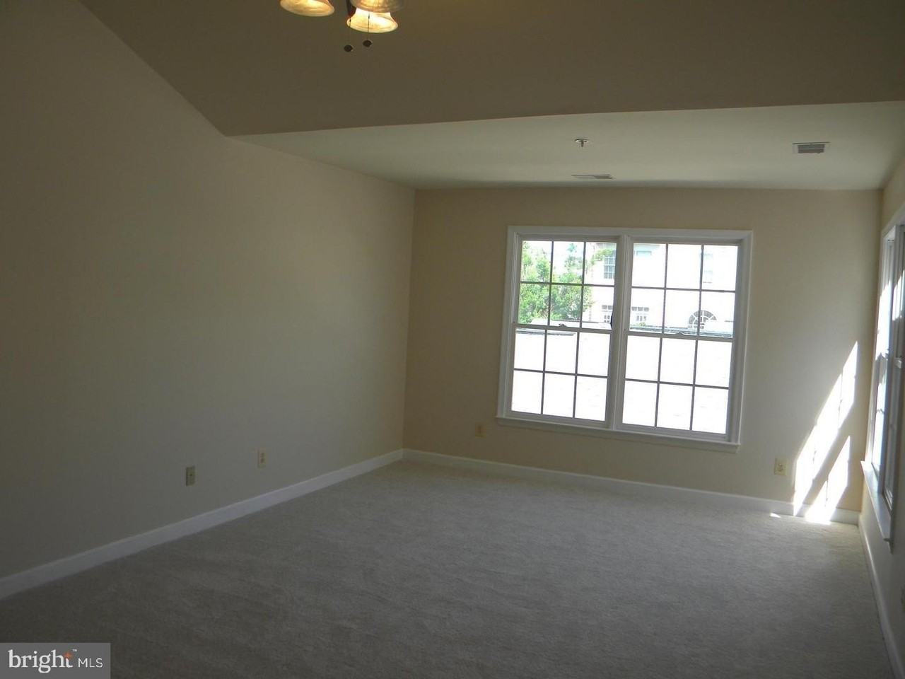 225 Deer Meadow Ln - Photo 6 of 14
