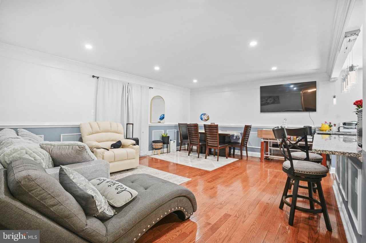 7518 Bentree Rd - Photo 3 of 23