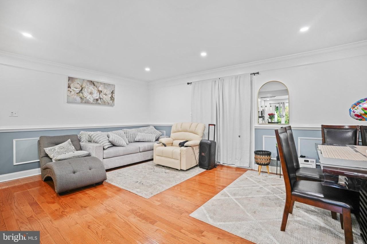 7518 Bentree Rd - Photo 4 of 23