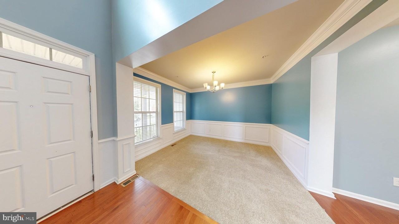 2604 Brooke Grove Rd - Photo 4 of 35