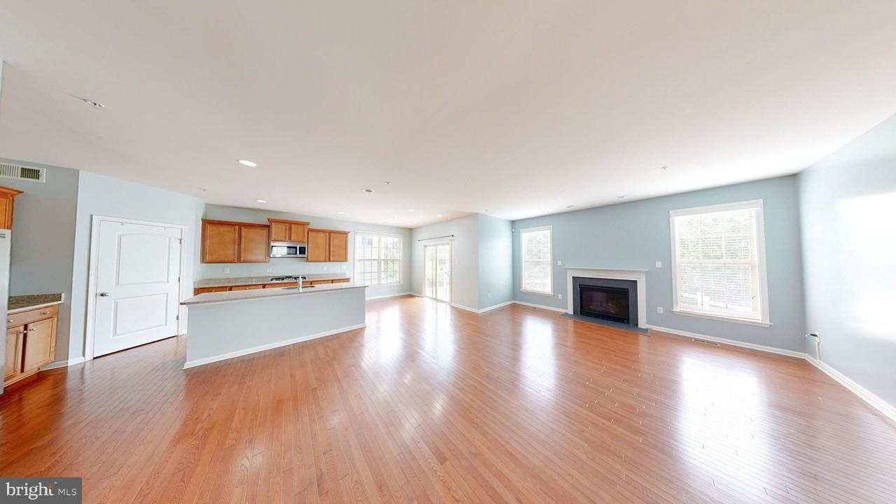 2604 Brooke Grove Rd - Photo 7 of 35