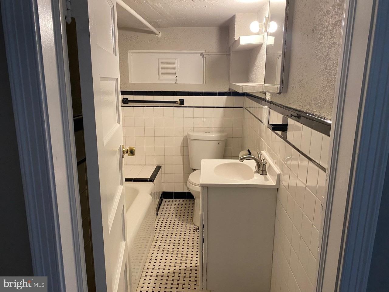 4711 Tecumseh St #1 - Photo 4 of 5