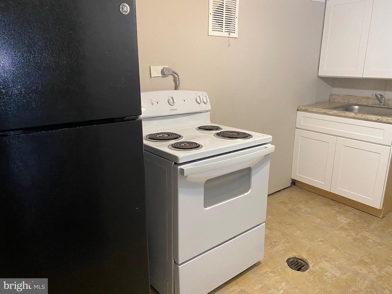 4711 Tecumseh St #1 - Photo 5 of 5