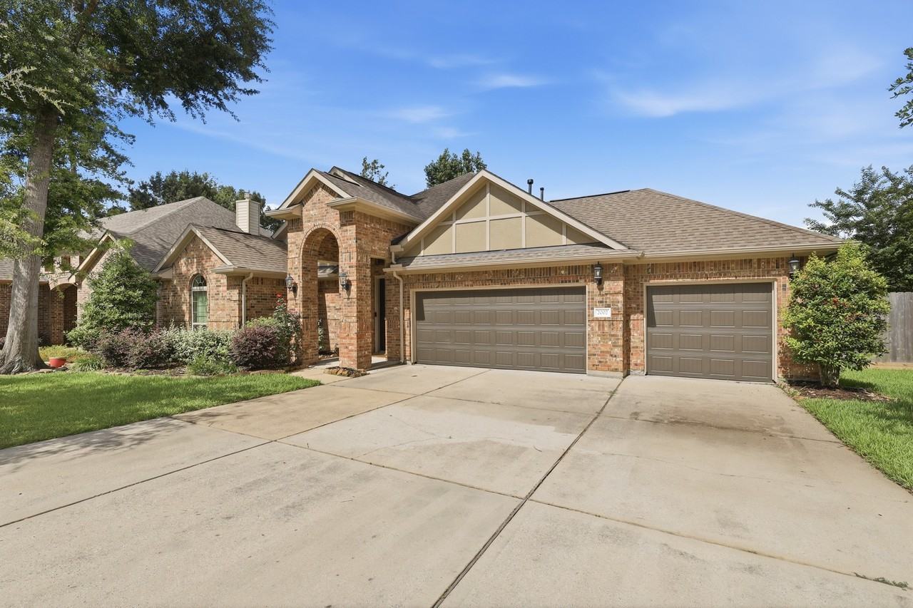 2002 Brodie Ln - Photo 2 of 27