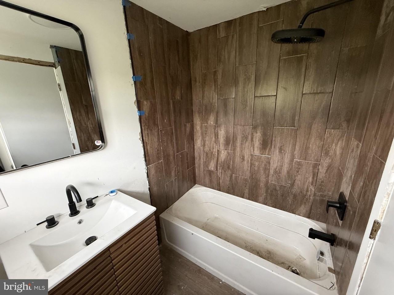 124 E Main St #D - Photo 3 of 12