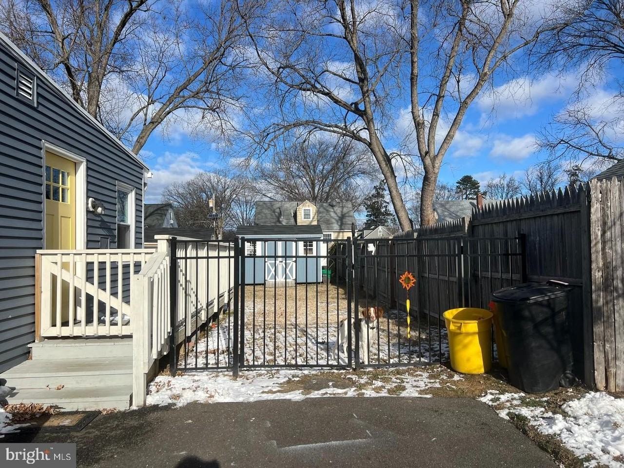 215 W Gloucester Pike - Photo 2 of 34