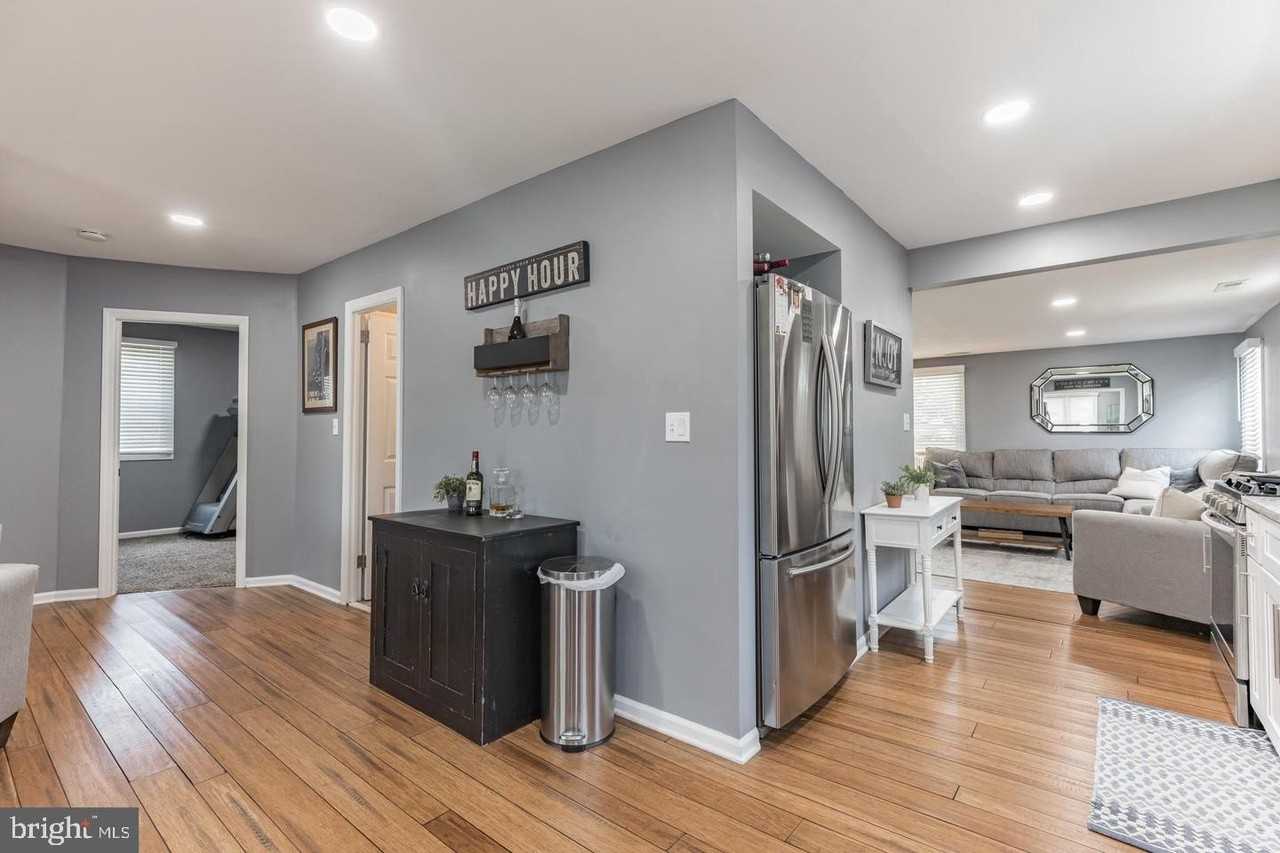 215 W Gloucester Pike - Photo 7 of 34