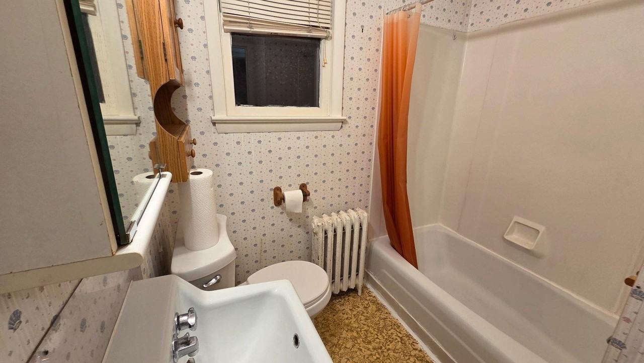 23 Vincent Ave #2ndFL - Photo 7 of 12
