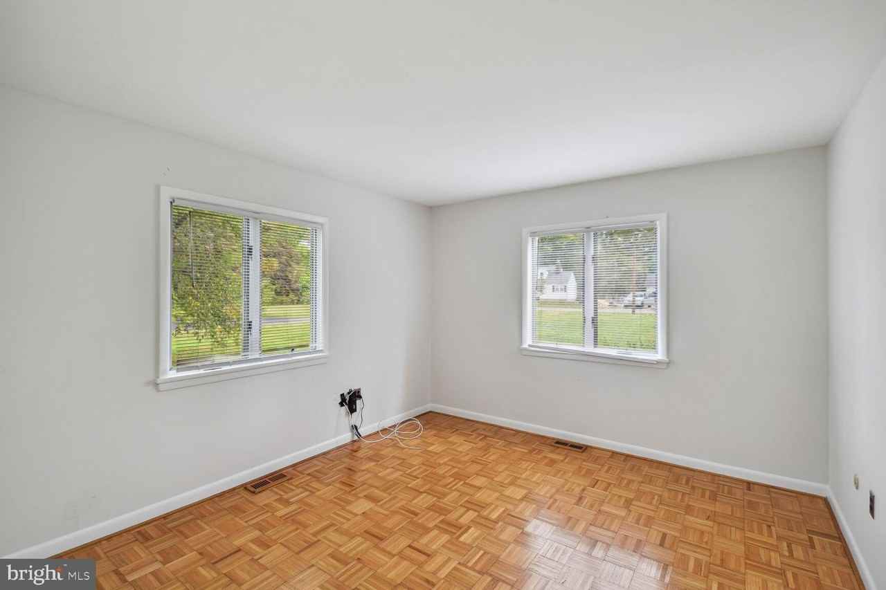 238 Varsity Ave - Photo 7 of 19
