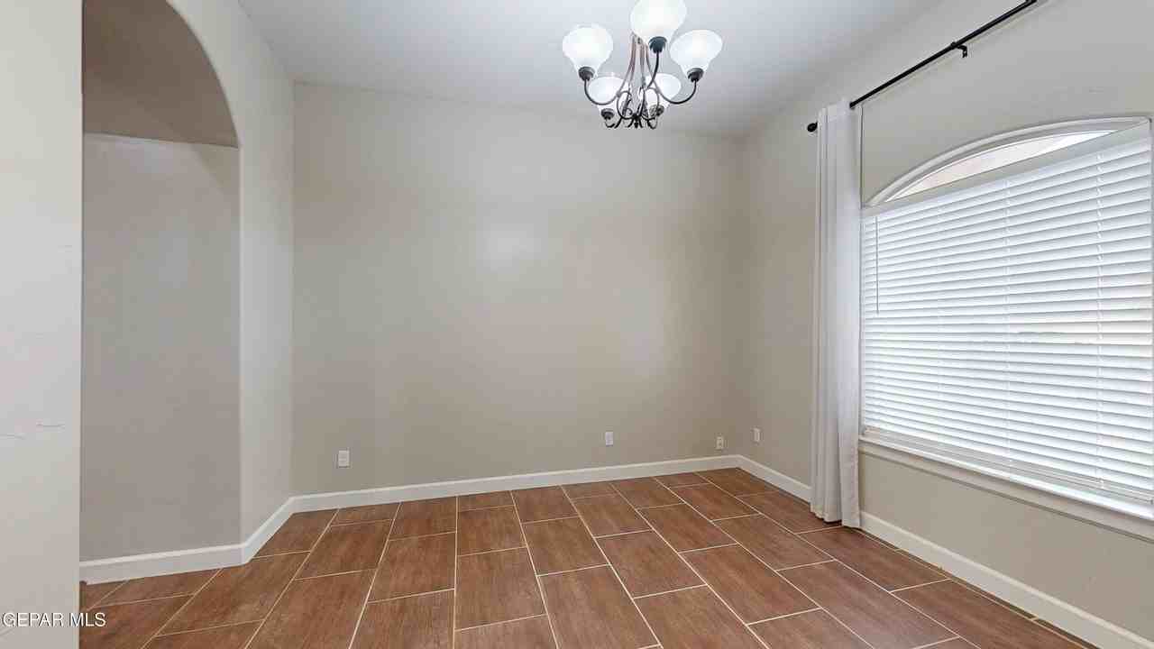 7169 N Skies Ln - Photo 3 of 50