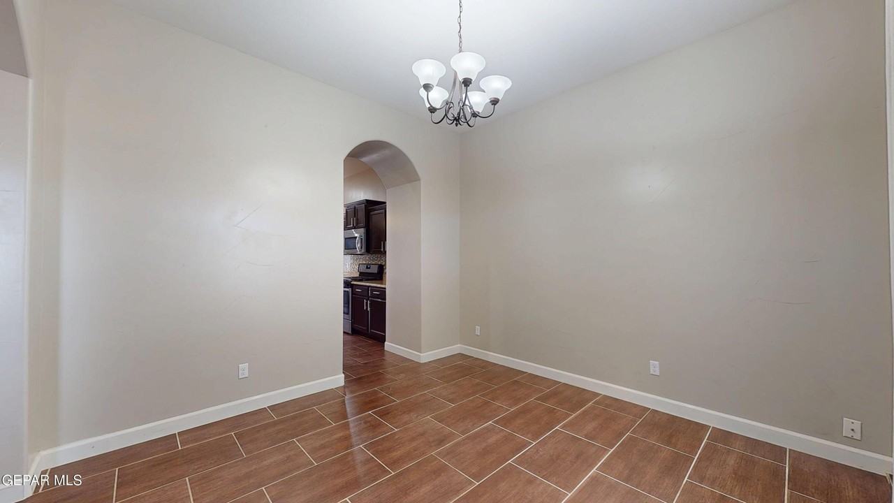 7169 N Skies Ln - Photo 4 of 50