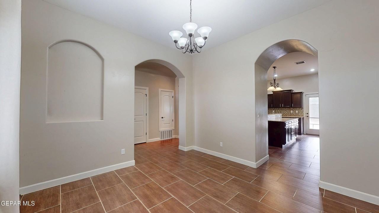 7169 N Skies Ln - Photo 5 of 50